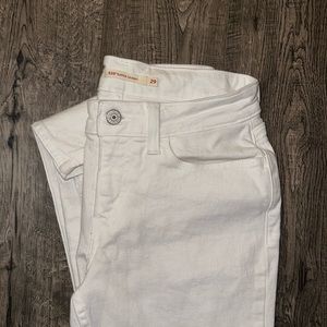 Levi’s all white jeans